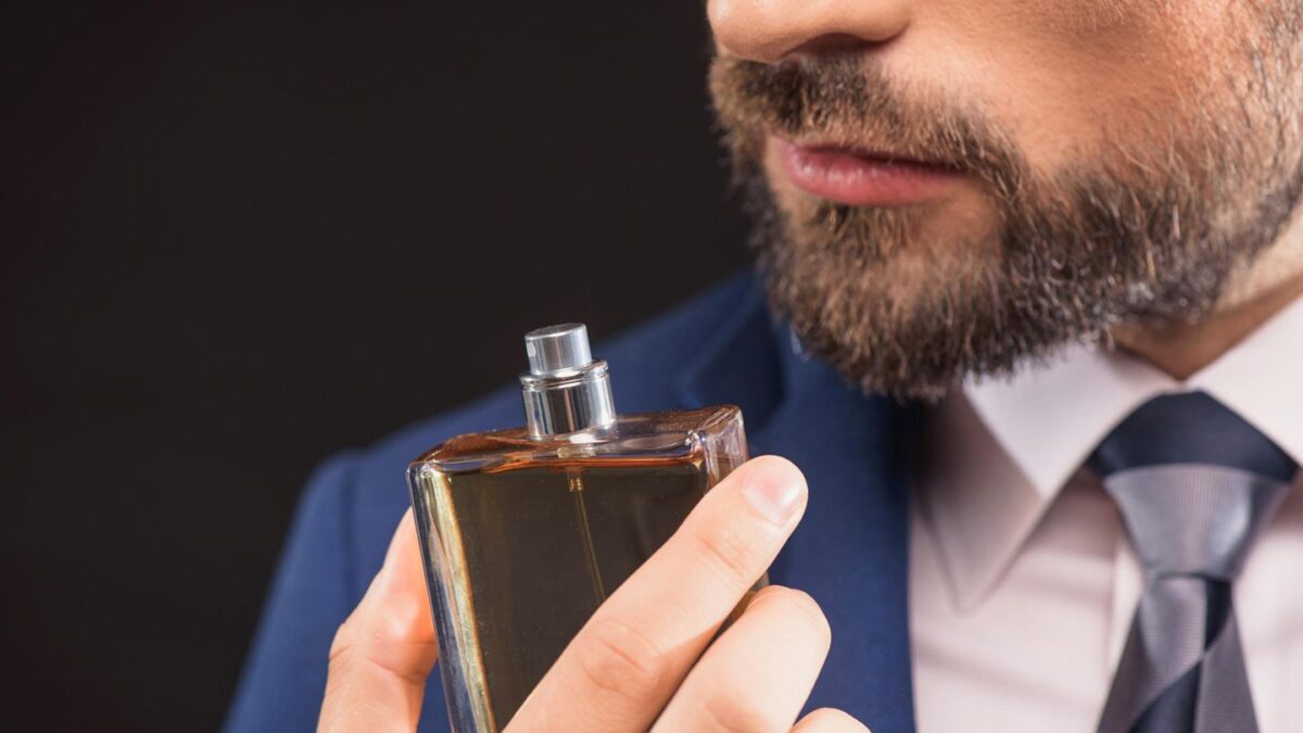 Qué perfumes árabes para hombre duran más en la piel