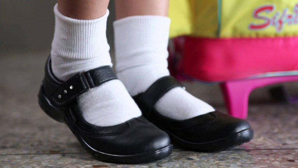 Cómo elegir zapatos escolares para niña que sean cómodos y resistentes